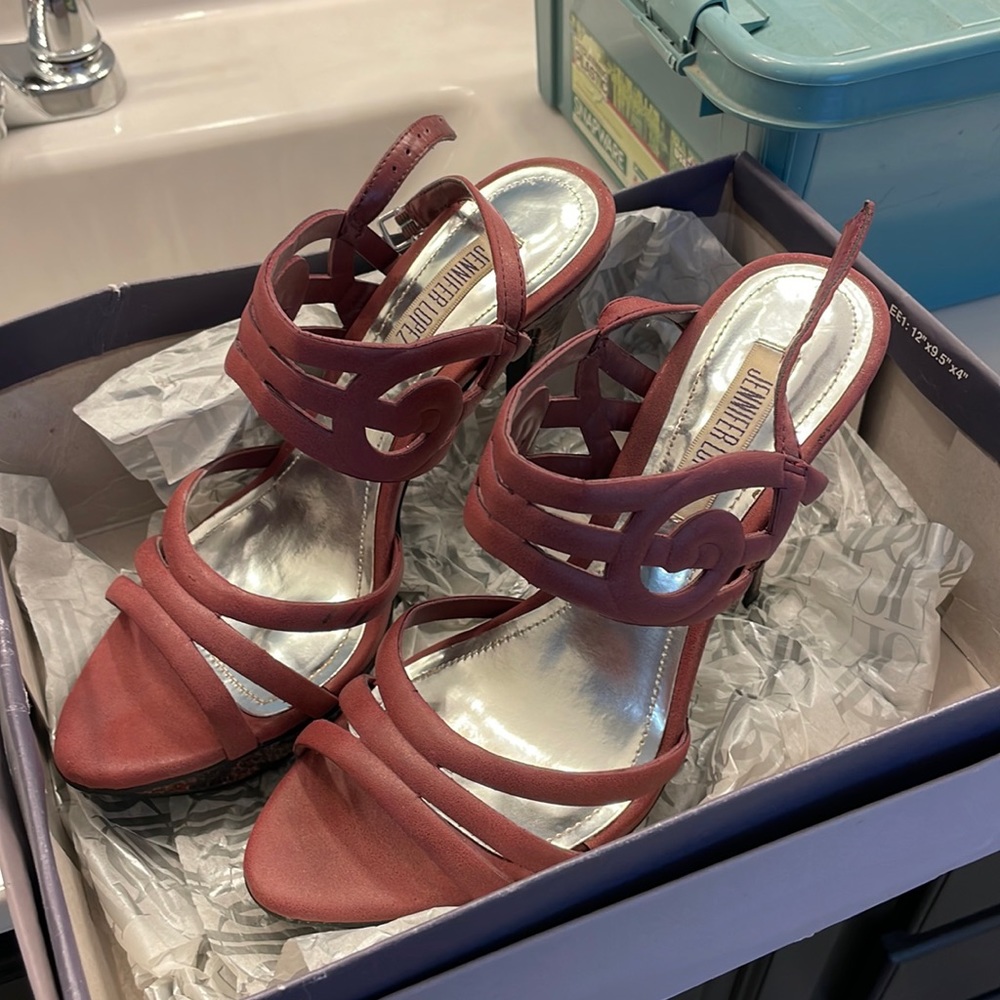Jennifer Lopez shoes size 8.5